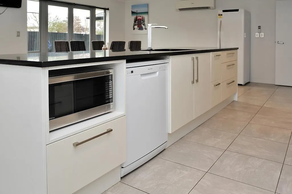Ilam Villa - Christchurch Holiday Homes 0*,  New Zealand